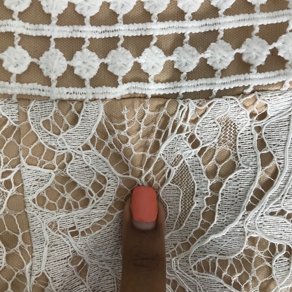 White lace dress - Picture 5 of 6